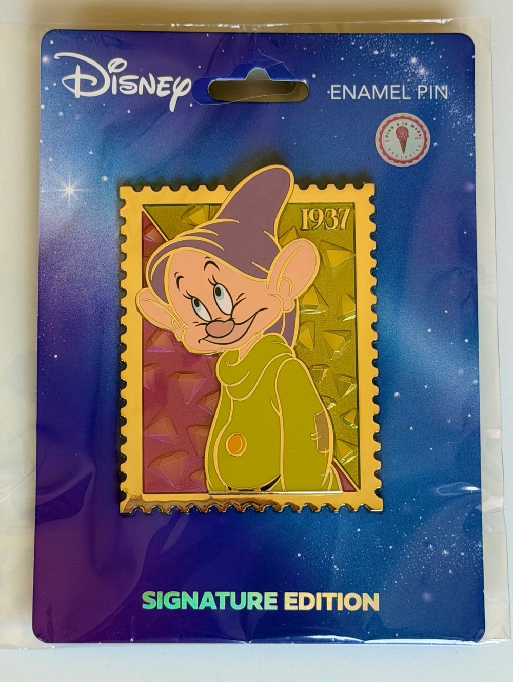 PALM Dopey Royal Stamp Disney Pin LE 400 - Snow White (Pink à la Mode)